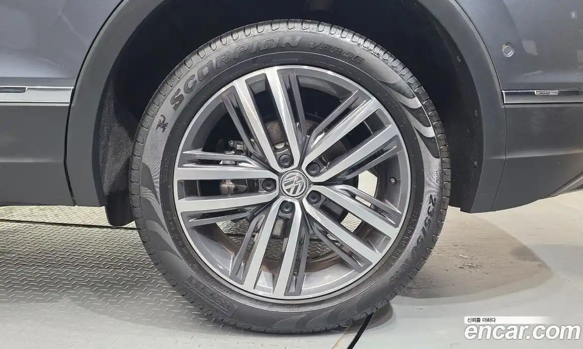 Volkswagen Tiguan 2020 2.0 гидро в Москве № 2132415, фото 7