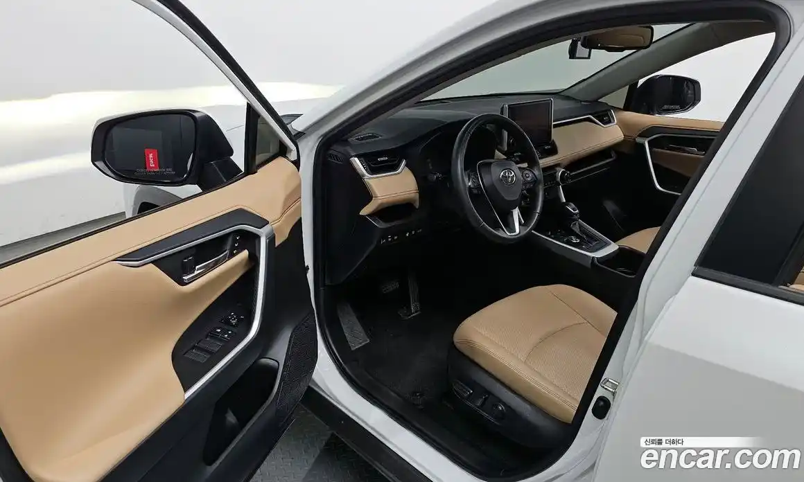 Toyota RAV4 2024 2.5 гидро в Москве № 2132935, фото 13