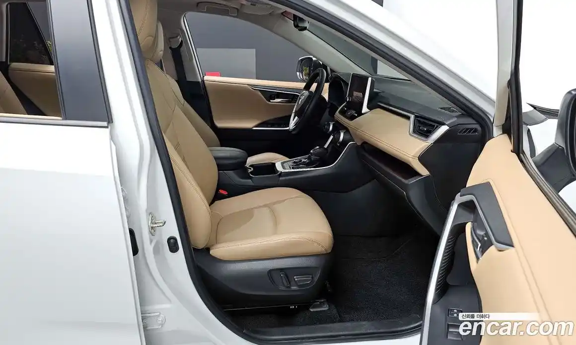 Toyota RAV4 2024 2.5 гидро в Москве № 2132935, фото 16