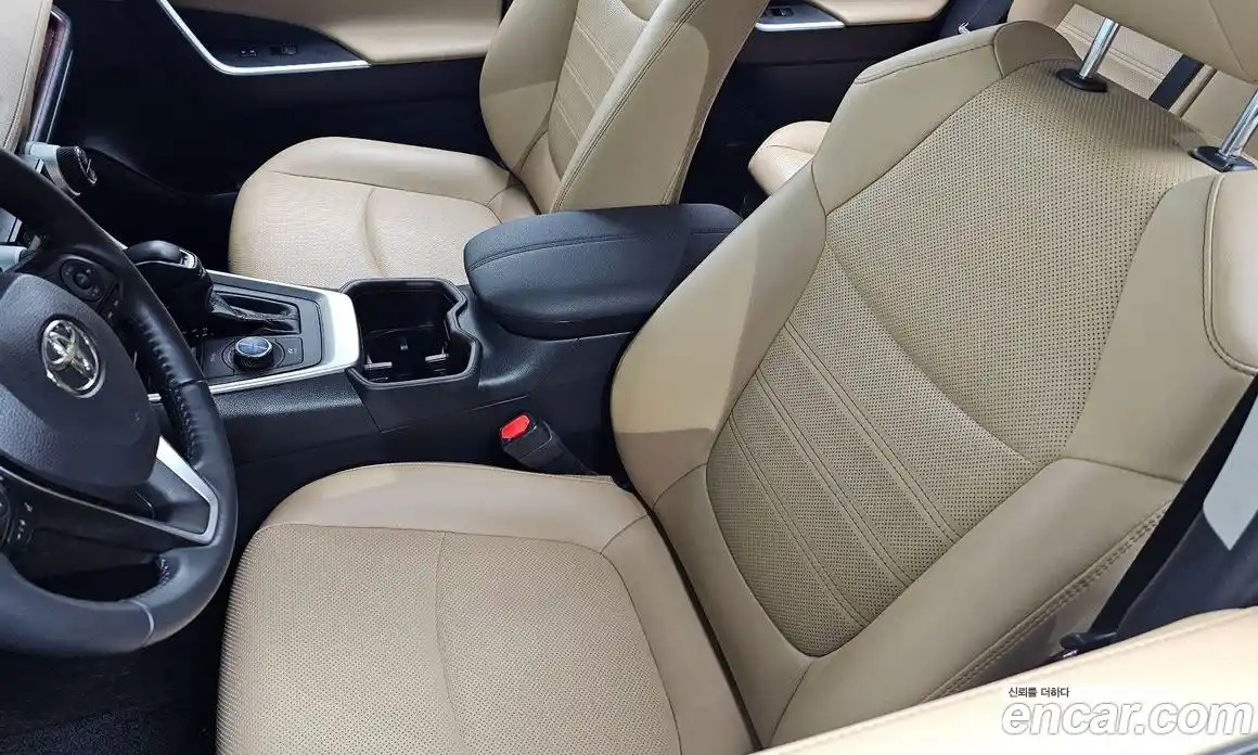 Toyota RAV4 2024 2.5 гидро в Москве № 2132935, фото 21