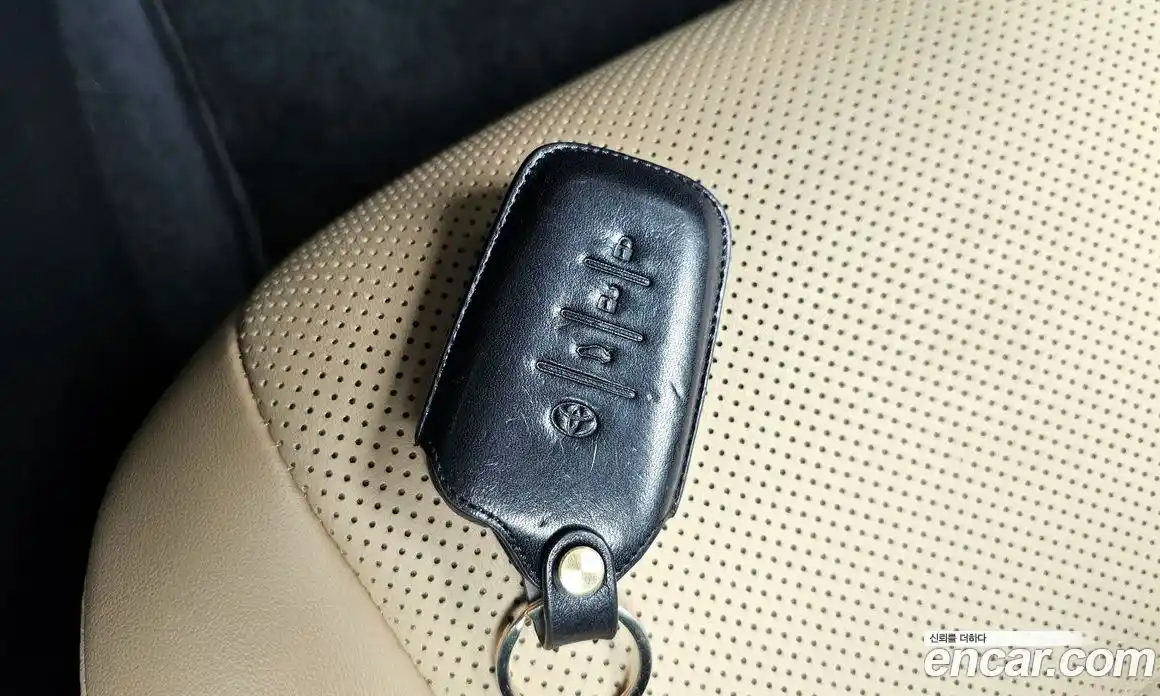 Toyota RAV4 2024 2.5 гидро в Москве № 2132935, фото 30