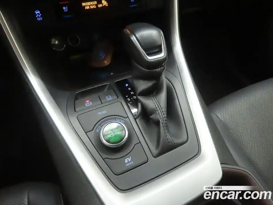 Toyota RAV4 2019 2.5 гидро в Москве № 2133151, фото 13