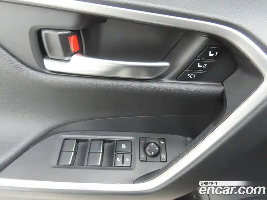 Toyota RAV4 2019 2.5 гидро в Москве № 2133151, фото 15
