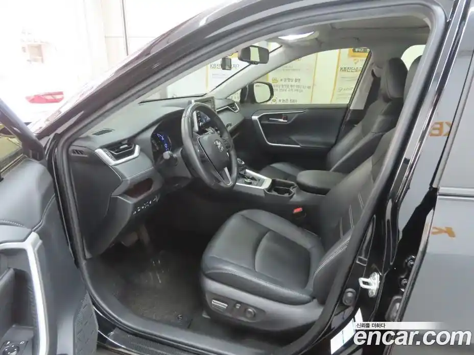 Toyota RAV4 2019 2.5 гидро в Москве № 2133151, фото 8
