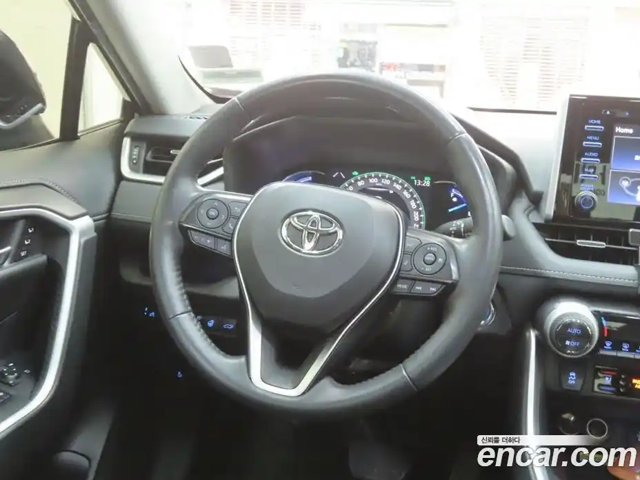 Toyota RAV4 2019 2.5 гидро в Москве № 2133151, фото 9
