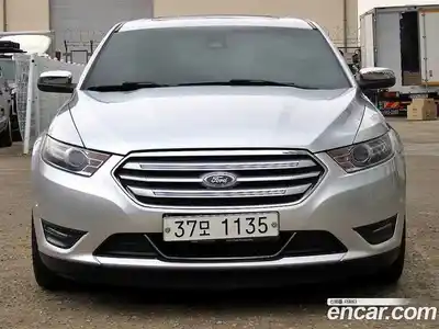 Ford Taurus, 2015