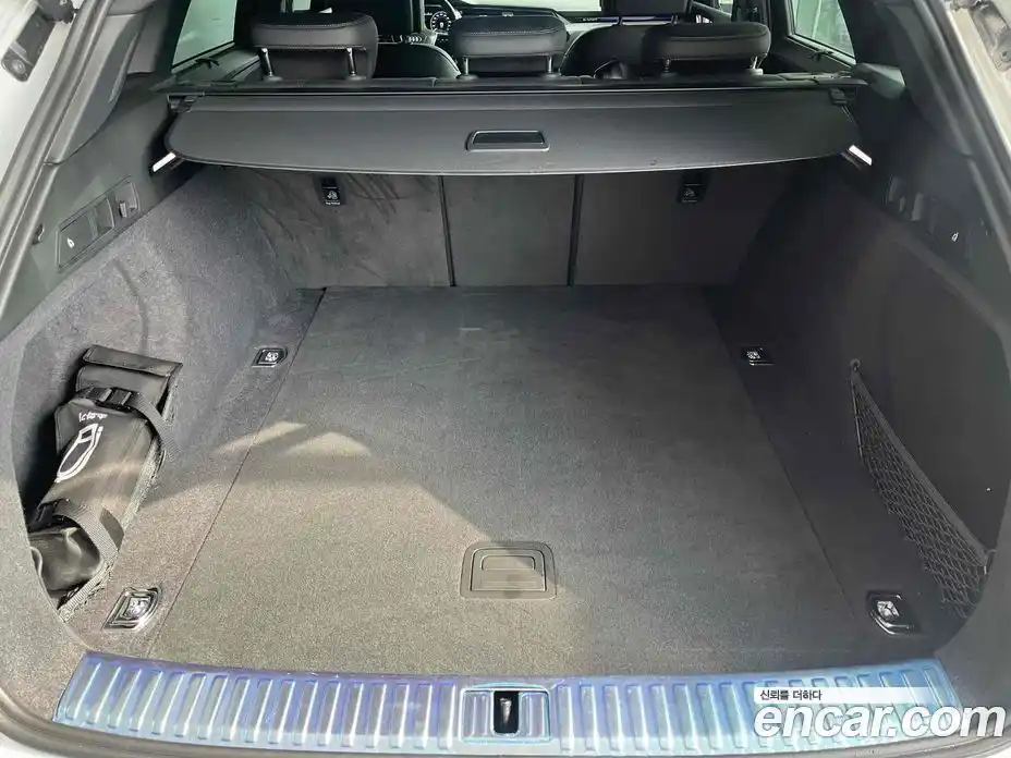 Audi Q8 e-tron 2024 гидро в Москве № 230277, фото 17