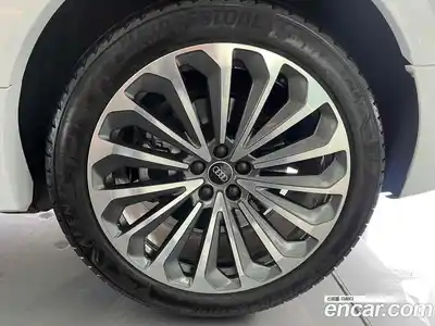 Audi Q8 e-tron 2024 гидро в Москве № 230277, миниатюра 5