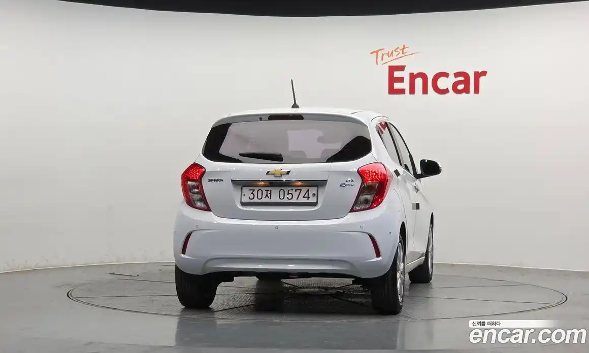 Chevrolet Spark 2016 1.0 гидро в Москве, фото 4