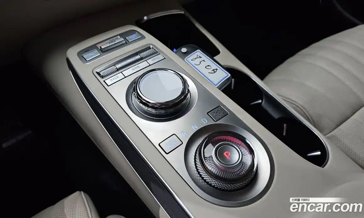 Genesis GV70 2023 2.5 гидро в Москве № 114155, фото 9