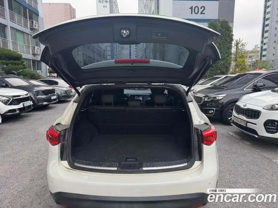 Infiniti QX70 2015 3.7 гидро в Москве № 1417406, фото 7