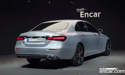 Mercedes-Benz E-Class 2021 2.0 гидро, миниатюра 2