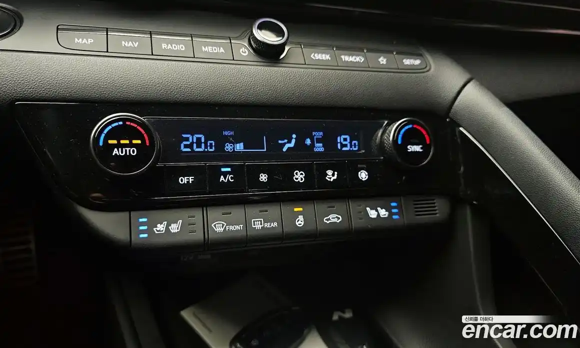 Hyundai Avante 2021 2.0 механика в Москве № 2123156, фото 23