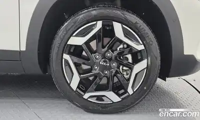 Kia Seltos 2024 1.6 гидро в Москве № 2124486, миниатюра 7