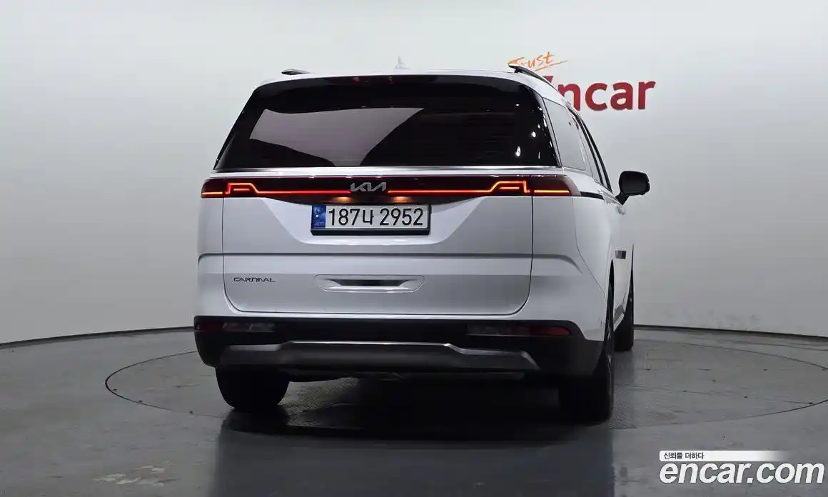 Kia Canival 2022 3.5 гидро в Москве № 2124782, фото 4