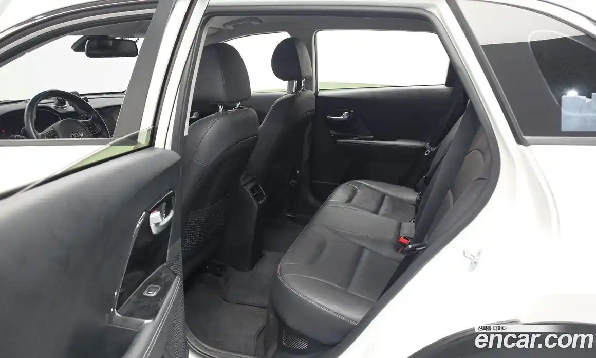 Kia Niro 2021 1.6 гидро в Москве № 2125116, фото 17