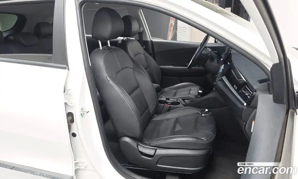 Kia Niro 2021 1.6 гидро в Москве № 2125116, фото 18