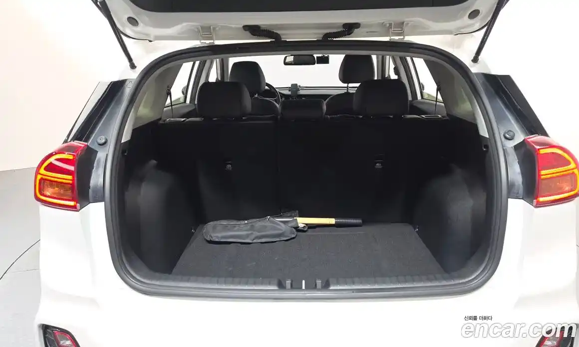 Kia Niro 2021 1.6 гидро в Москве № 2125116, фото 30