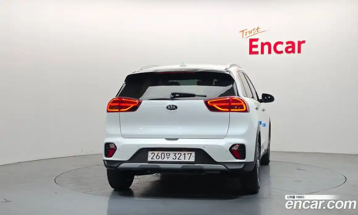 Kia Niro 2021 1.6 гидро в Москве № 2125116, фото 4
