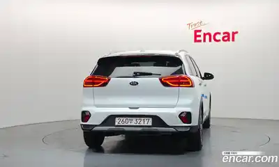 Kia Niro 2021 1.6 гидро в Москве № 2125116, миниатюра 4