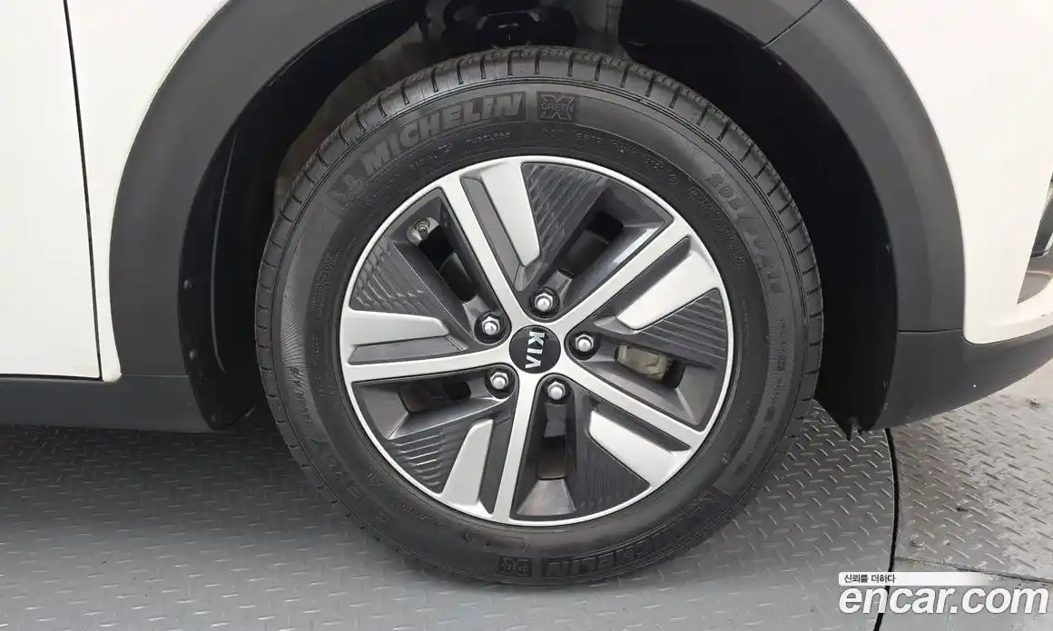 Kia Niro 2021 1.6 гидро в Москве № 2125116, фото 7