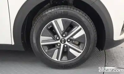Kia Niro 2021 1.6 гидро в Москве № 2125116, миниатюра 7