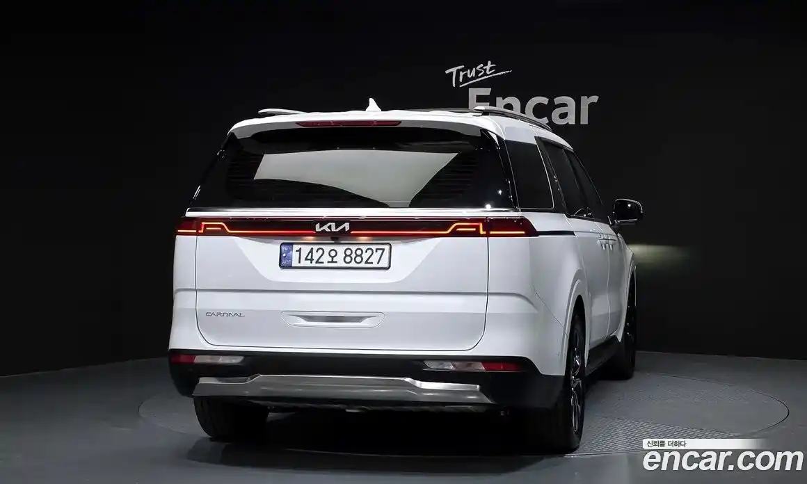 Kia Canival 2023 3.5 гидро в Москве № 2125250, фото 4
