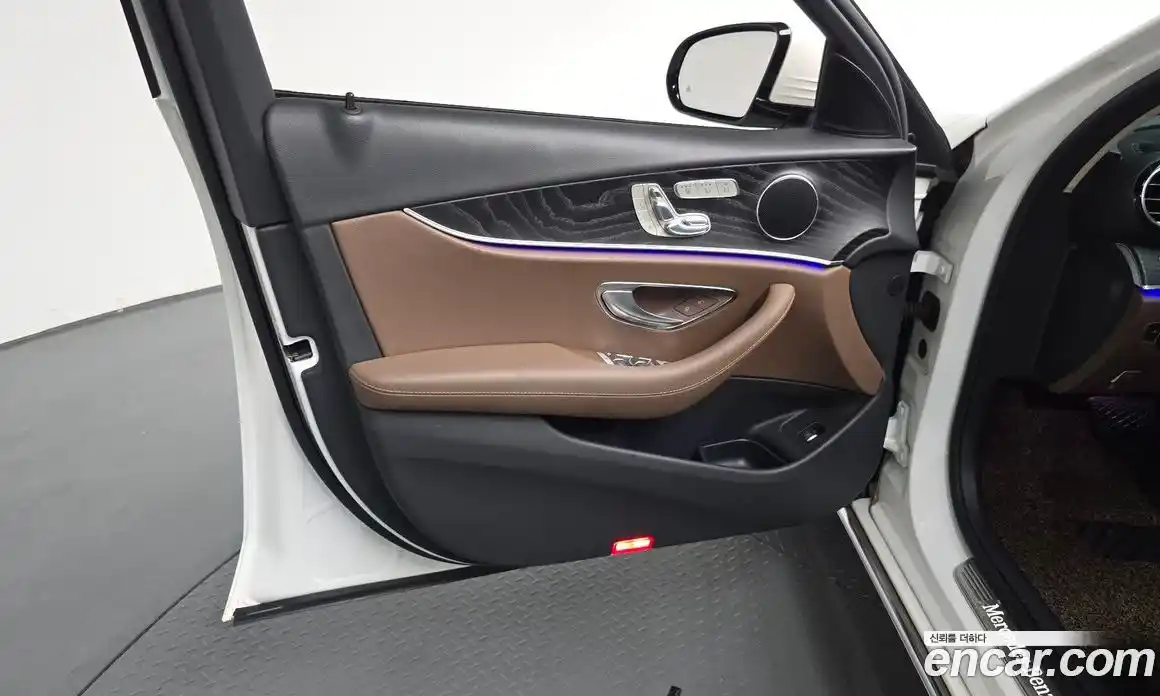 Mercedes-Benz E-Class 2017 2.0 гидро в Москве № 2127625, фото 31