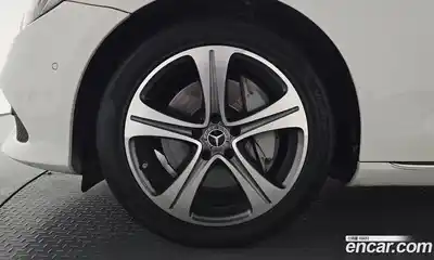 Mercedes-Benz E-Class 2017 2.0 гидро в Москве № 2127625, миниатюра 4