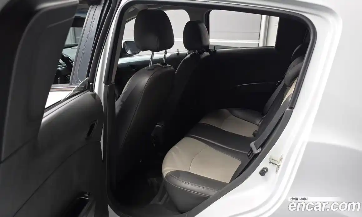 Chevrolet Spark 2014 1.0 гидро в Москве № 2127694, фото 17