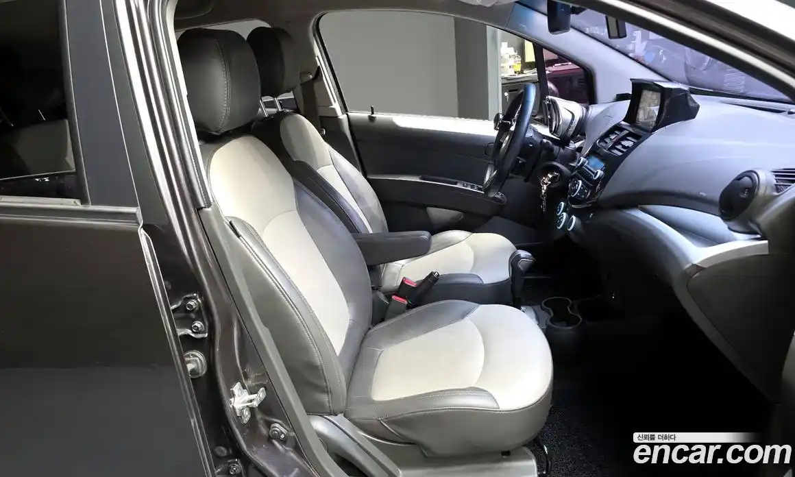 Chevrolet Spark 2013 1.0 гидро в Москве № 2128099, фото 11