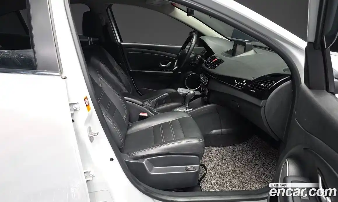 Renault SM3 2017 гидро в Москве № 2129122, фото 11