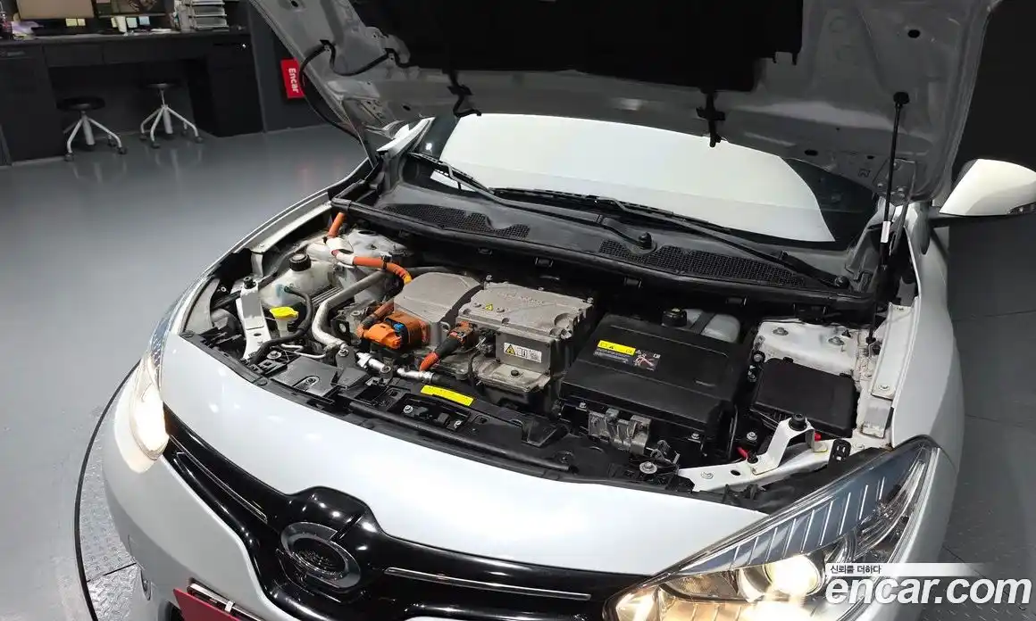 Renault SM3 2017 гидро в Москве № 2129122, фото 6