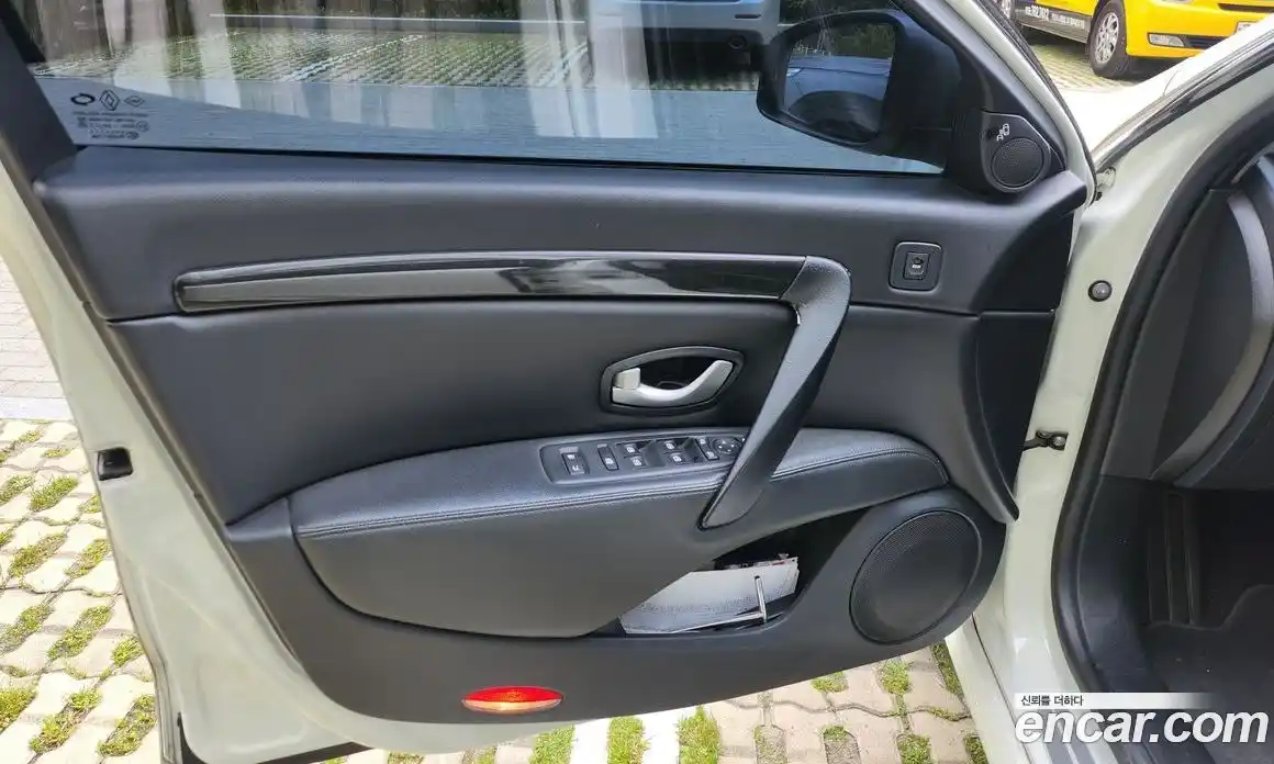 Renault SM7 2017 2.0 вариатор в Москве № 2129668, фото 10