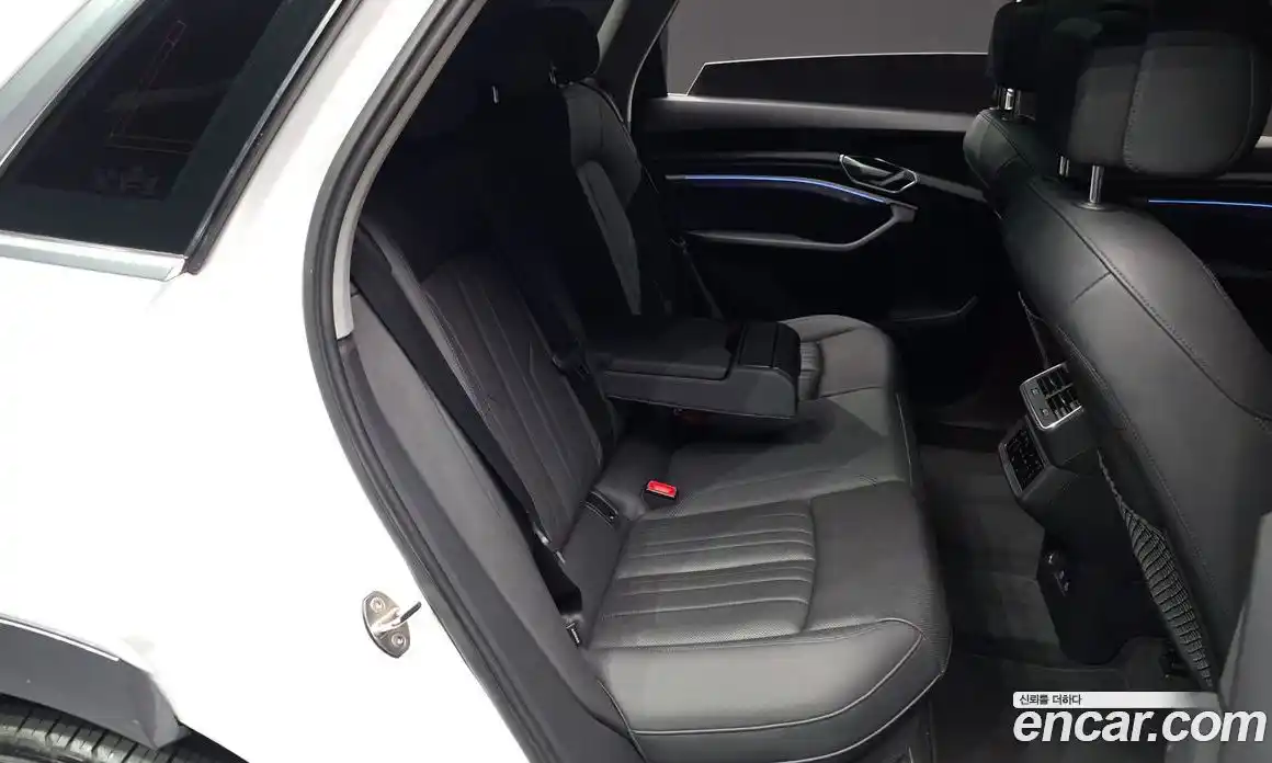 Audi e-tron 2021 0.2 гидро в Москве № 2131205, фото 17