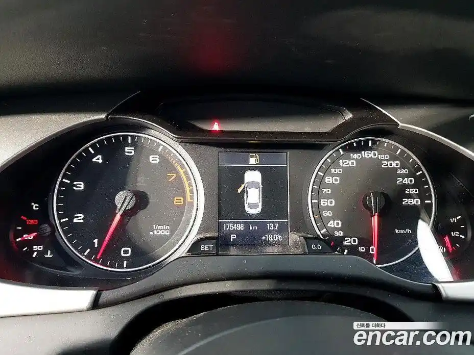 Audi A4 2011 2.0 гидро в Москве № 2131318, фото 7