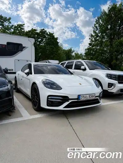 Porsche Panamera, 2022