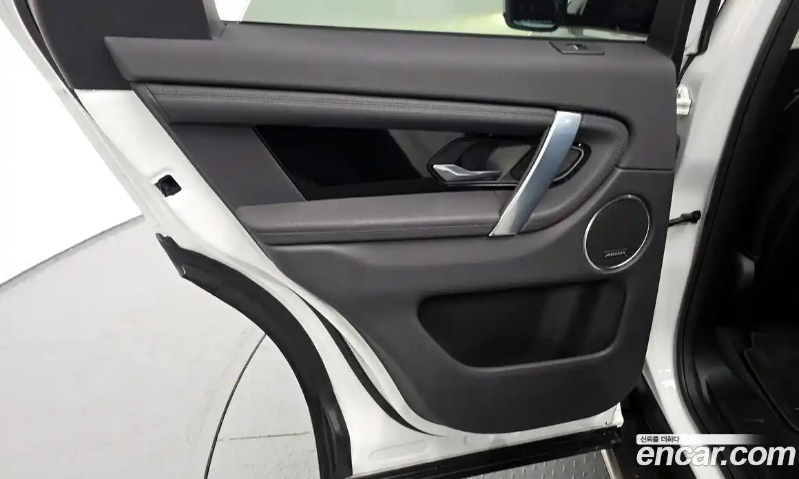 Land Rover Discovery Sport 2020 2.0 гидро в Москве № 2131849, фото 15