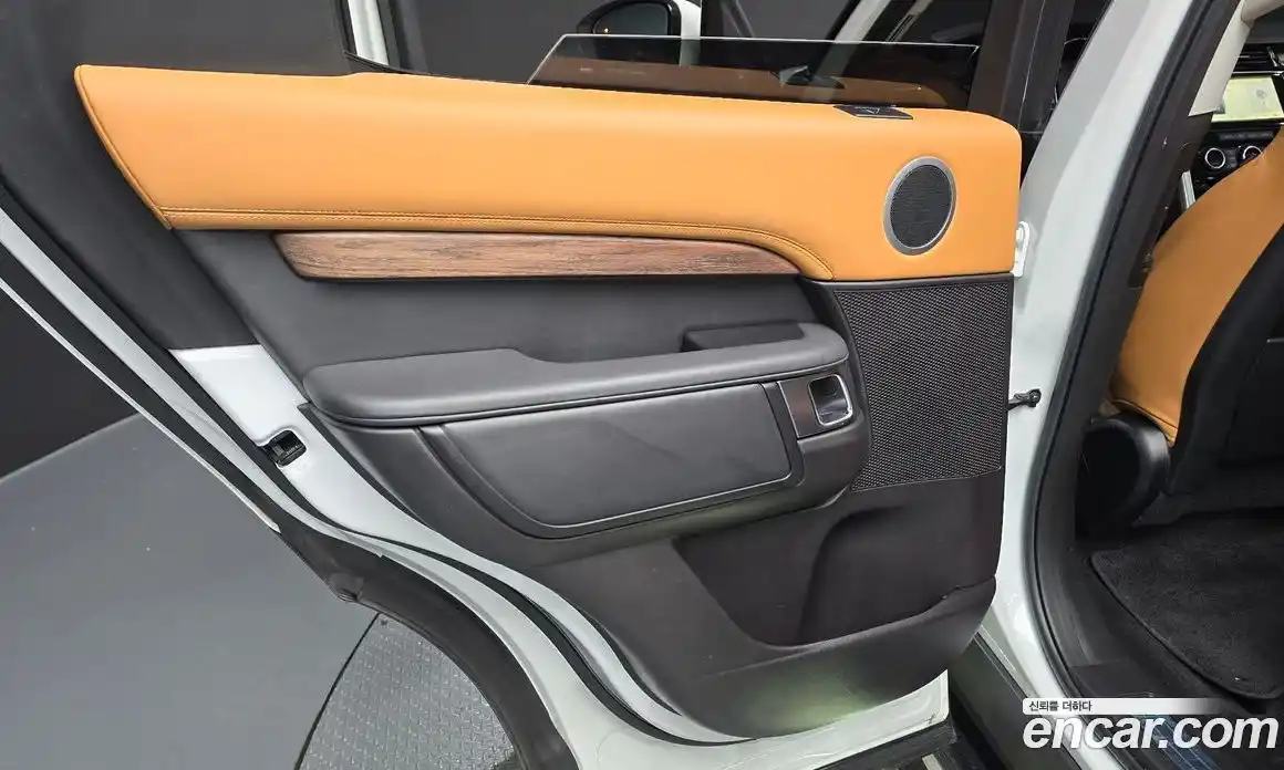 Land Rover Discovery 2017 3.0 гидро в Москве № 2131882, фото 14