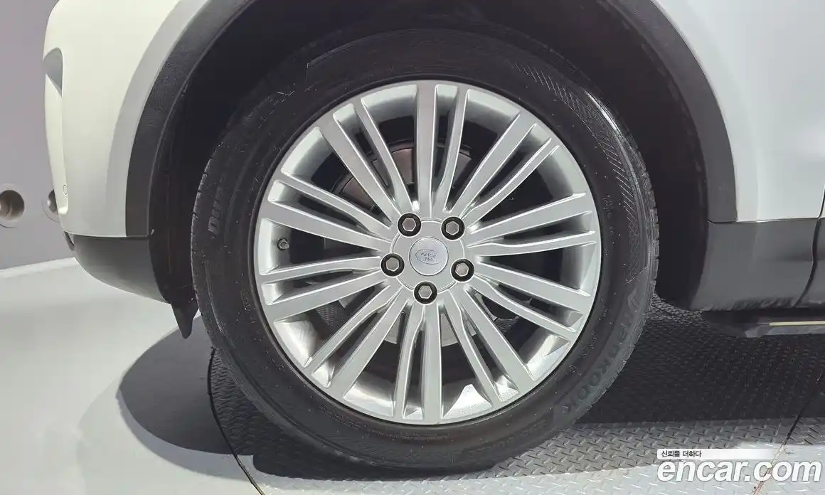 Land Rover Discovery 2017 3.0 гидро в Москве № 2131882, фото 4