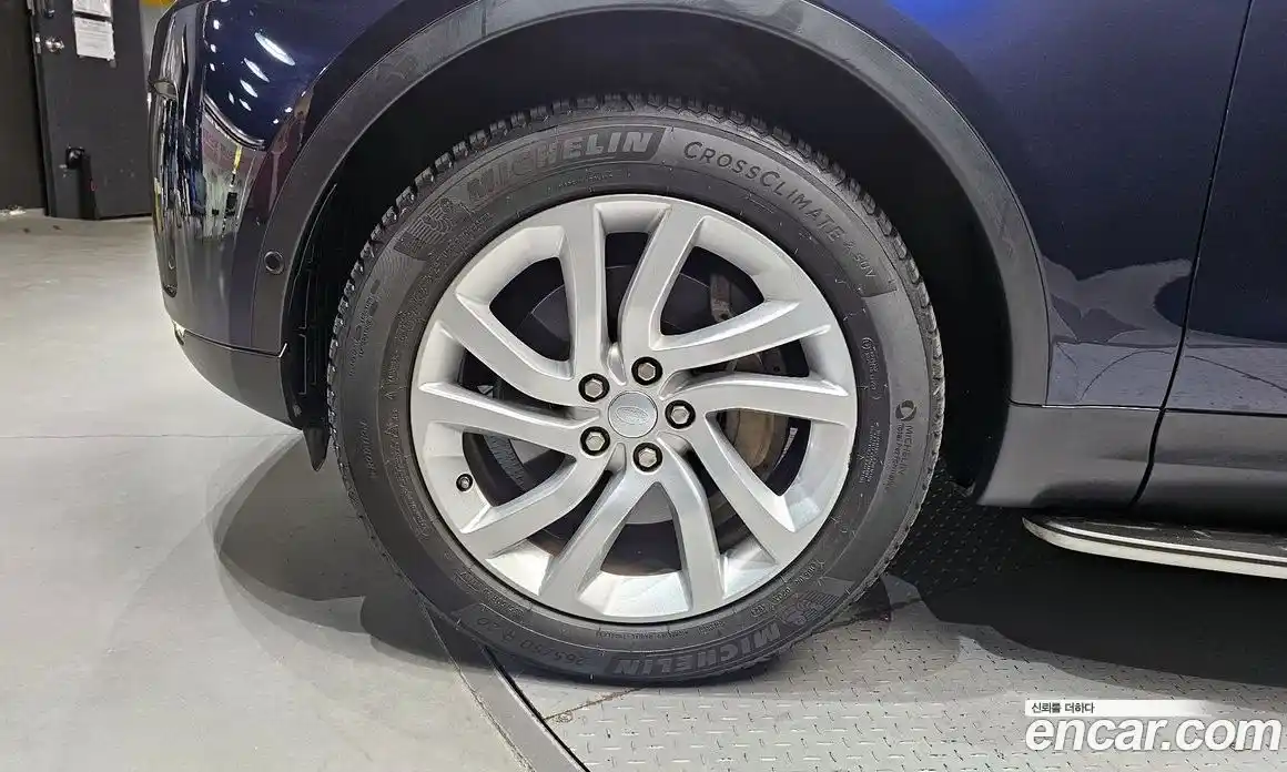 Land Rover Discovery 2019 3.0 гидро в Москве № 2131927, фото 5