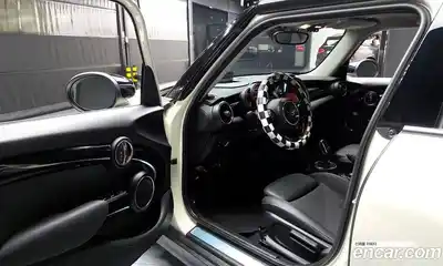 Mini Cooper 2020 1.5 гидро в Москве № 2132013, миниатюра 10