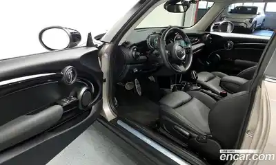 Mini Cooper 2023 1.5 гидро в Москве № 2132019, миниатюра 10
