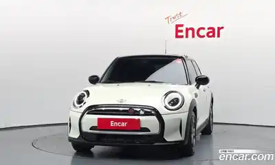 Mini Cooper 2022 1.5 гидро в Москве № 2132023, миниатюра 3