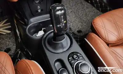 Mini Cooper Convertible 2021 2.0 гидро в Москве № 2132064, миниатюра 9