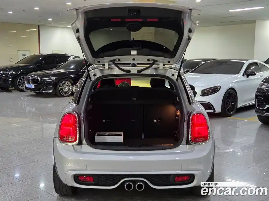 Mini Cooper 2019 2.0 гидро в Москве № 2132162, фото 19