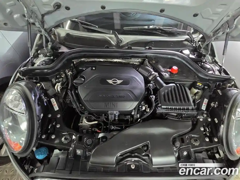 Mini Cooper 2015 1.5 гидро в Москве № 2132182, фото 20