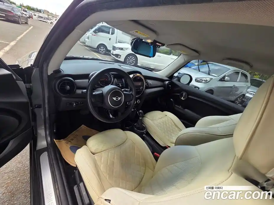 Mini Cooper 2015 1.5 гидро в Москве № 2132182, фото 10