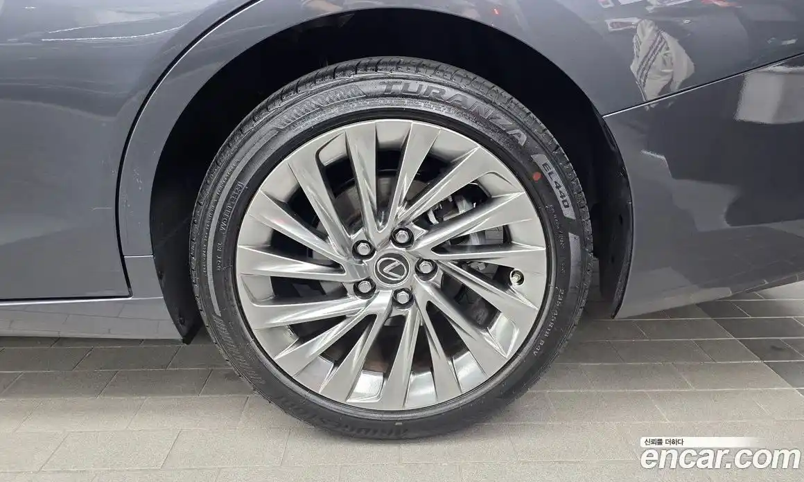 Lexus ES 2024 2.5 гидро в Москве № 2132304, фото 7