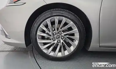 Lexus ES 2023 2.5 гидро в Москве № 2132308, миниатюра 5